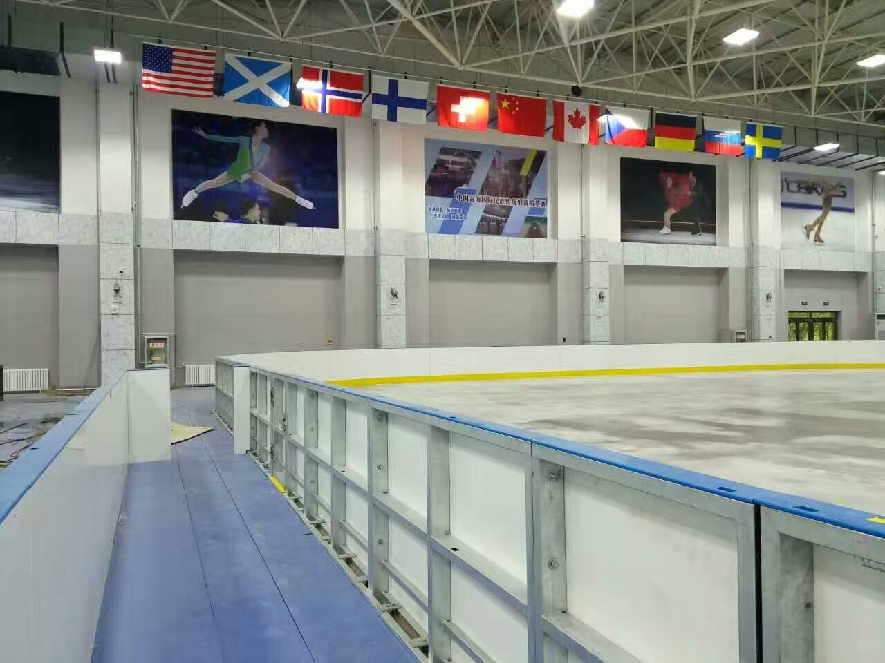 西宁溜冰场采用10mm橡胶地板